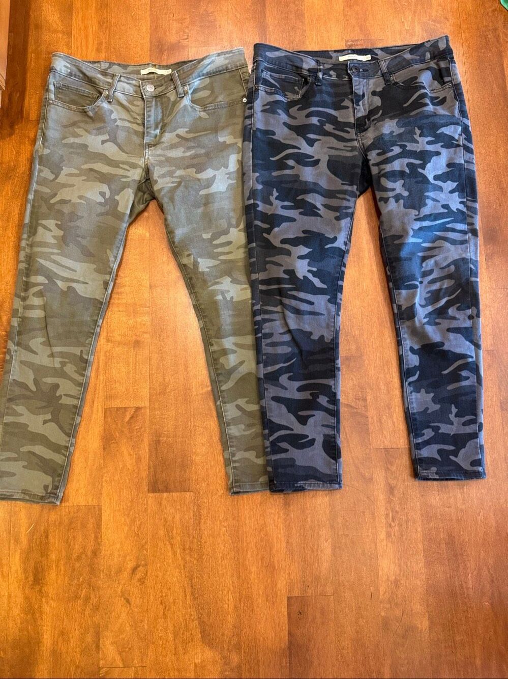 2 Pair Levi’s 711 Skinny Camo Jeans Women’s Size 30 Olive Black Gray Bundle